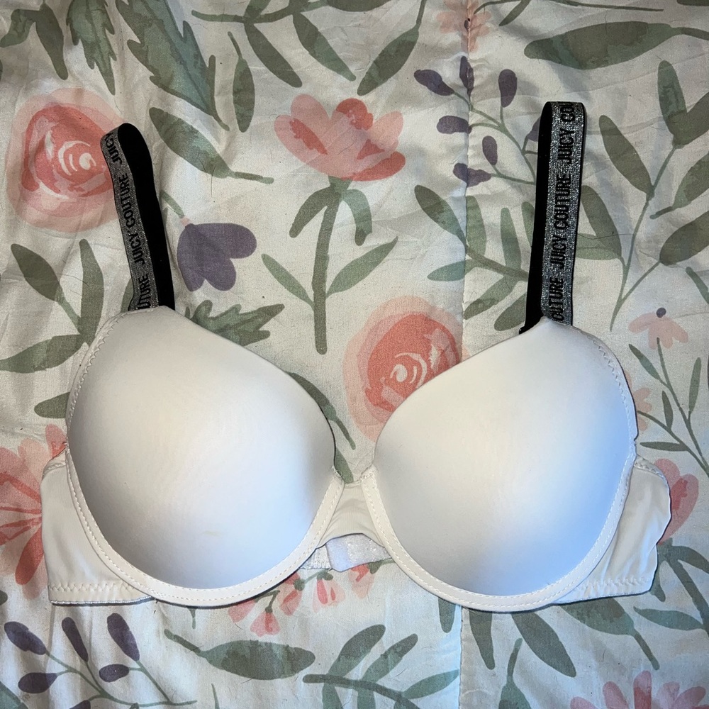Juicy Couture bra size 34C
